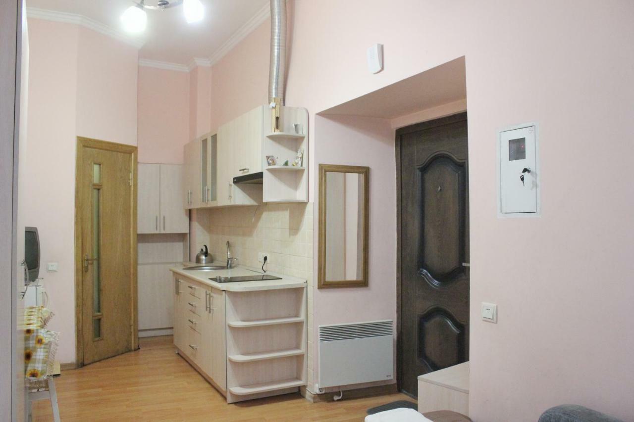 Квартира В Оренду По Вулиці Гавришкевича 10 Leopoli Esterno foto